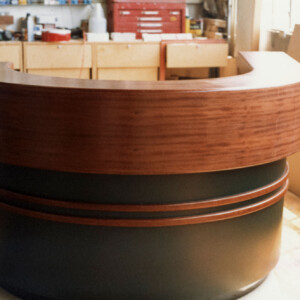 19) reception deask, mahogany, laminate