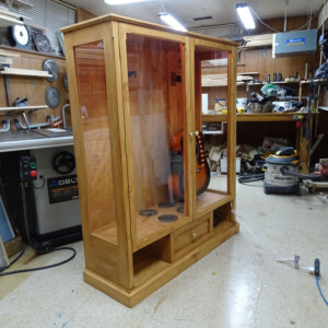 7) 2 guitar hummidor, pine